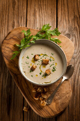 mushroom cream soup witn parlsey