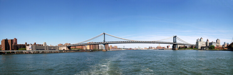 Fototapeta na wymiar panoramic view from Brooklyn Bridge to Manhattan Bridge over East River