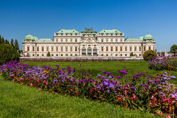 Fototapeta premium Belvedere palace garden in Vienna, Austria