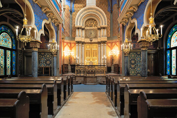 Interno della sinagoga spagnola a Praga, Repubblica Ceca - obrazy, fototapety, plakaty