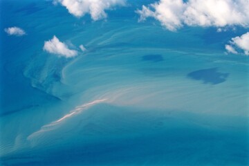 Fototapeta premium Sand Atoll and turquoise sea water seen from the sky, Bahamas 
