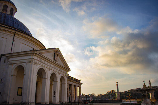 Piazza di Corte di Ariccia al tramonto