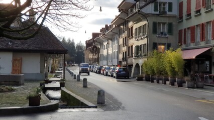 스위스 베른의 거리 위의 차