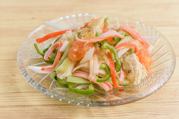 鶏肉と野菜の冷しサラダ
