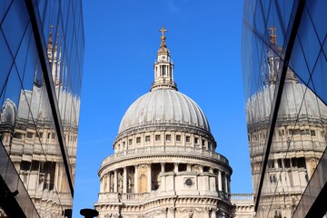 St pauls cathedral london city (portrait zoom)