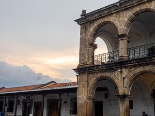 Fototapeta na wymiar La bella ciudad colonial de Antigua en Guatemala