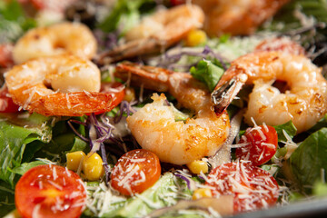 salad with shrimps and vegetables