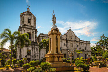 Cebu Metropolitan Cathedral, the ecclesiastical seat of the Metropolitan Archdiocese of Cebu in Philippines - obrazy, fototapety, plakaty