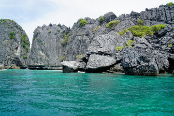 Naklejka premium massive limestone rocks at the el nido archipelago