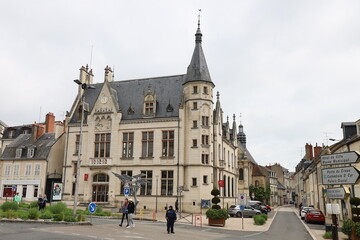 Fototapeta na wymiar Bâtiment typique, vue de l'extérieur, ville de Nevers, département de la Nièvre, France