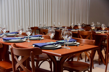 table setting in restaurant