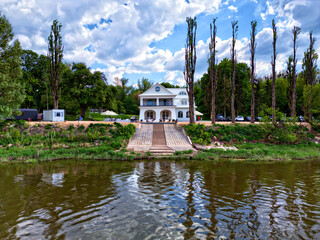 Pałacyk nad Wisłą w Toruniu © MS