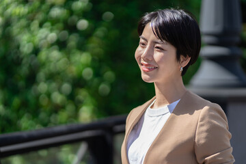 ビジネス　女性　OL