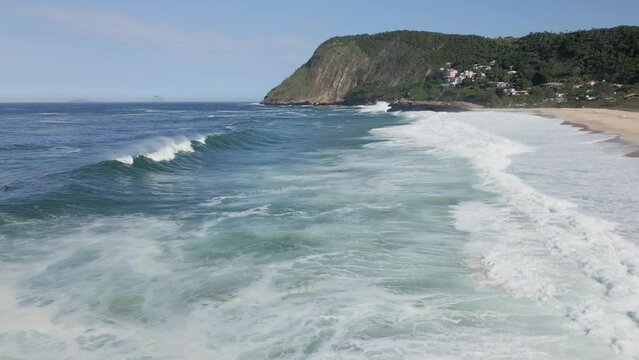 Itacoatiara Beach Clip 1, Niter&oacute;i, RJ, Brasilien.