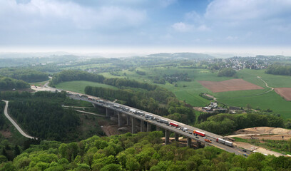 A45 Sterbecke Talbrücke - eine Fahrbahn der maroden Brücke wird bald abgerissen / Sauerland, NRW