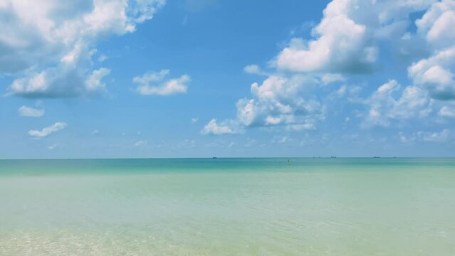 ベトナム　フーコック島の美しい海と砂浜　Sao Beachの風景
