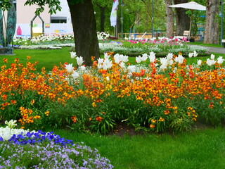 Impressionen von der Landesgartenschau in Balingen in Baden-Württemberg mit vielen bunten Blumenbeeten