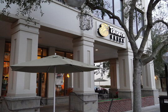 WINTER PARK, FLORIDA, USA - January 2, 2022: Panera Bread Store. Photo image