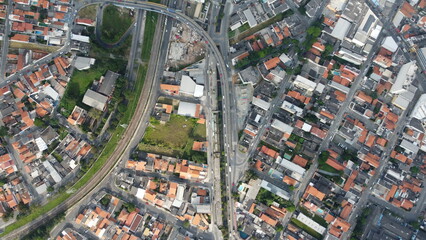 Visão aérea da cidade de Poá no estado de São Paulo captada do alto por um drone. - obrazy, fototapety, plakaty