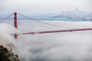 golden gate bridge fog