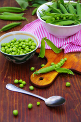 green peas in a bowl