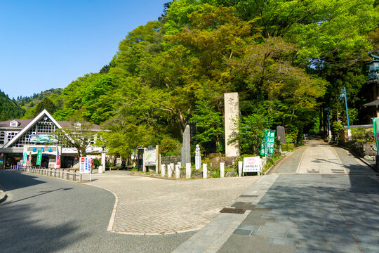 高尾山（1号路の登山口と清滝駅）