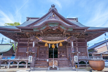 Fototapeta premium 石川県七尾市の大地主神社を参拝する風景 View of the Ootokonushi Shrine in Nanao City, Ishikawa Prefecture, Japan.
