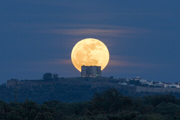 super moon in the castle © Cavan