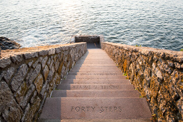 Newport Cliff Walk Forty Steps at sunrise - obrazy, fototapety, plakaty