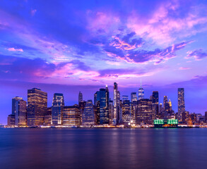 Fototapeta na wymiar Manhattan skyline in New York at sunset
