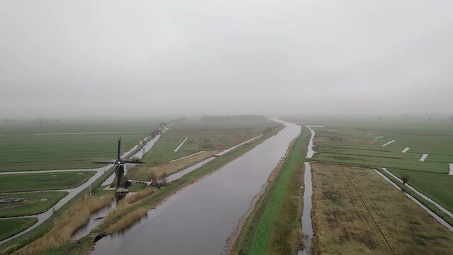 Canals, windmill, ditches and polders, Bleskensgraaf, Netherlands