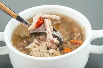 Nourishing soup: pork stewed with wolfberry