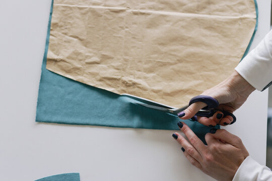 Anonymous cloth equipment atelier couturier creativity manual 