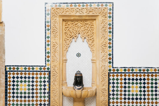 Arabic bust in a riad