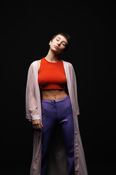 Street style pose vogue studio trendy