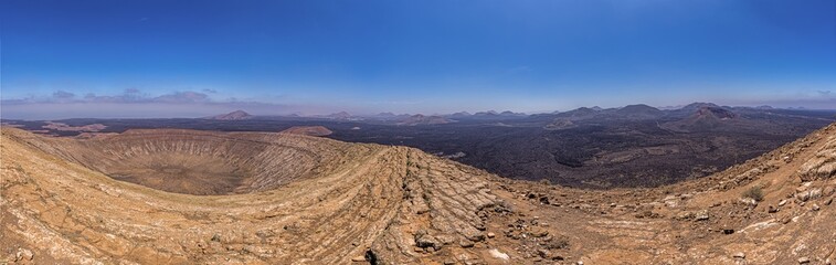 Fototapeta na wymiar Panoramic view over the volcanic crater of Caldera Blanca on Lanzarote