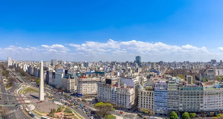 Schilderijen op glas Panoramic cityscape and skyline view of Buenos Aires near landmark obelisk on 9 de Julio Avenue. © eskystudio