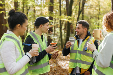 Social movement company coffee break thermos dialogue nature drink 