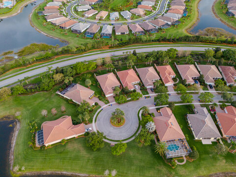 Homes in a Florida neighbourhood
