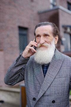 Maturity call smartphone communication outside smile 