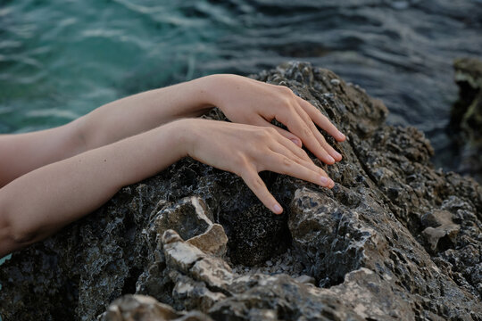 The connection between nature and the female body.Naked girl