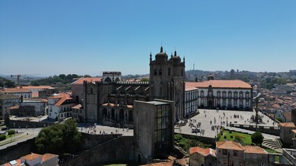Fototapeta na wymiar Cathedral in Porto
