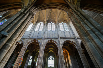 Fototapeta premium Interior of the Collegiate Church of Notre Dame et Saint Loup (