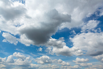 Fototapeta na wymiar Sky with blue and white cloud beautiful nature background.