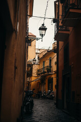 Fototapeta na wymiar narrow street in Naples