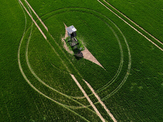 hunting lodges are made of high-quality boards, thickness 19mm and water. durable boards installation to your pursuit The roof covering consists of sandblasted cardboard. lovers make appointments here