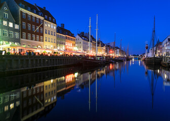 Fototapeta na wymiar Nyhavn Kanal im Abendlicht, Nyhavn, Kopenhagen, Dänemark