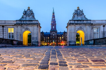 Marmorbrücke mit Schloss Christiansborg, dänisches Parlament, Slotsholmen, Kopenhagen, Dänemark