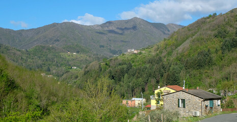 Obraz premium Piemont Gebirge in Italien - Parco Naturale Regionale dell'Antola