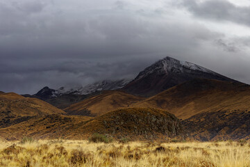 Der majestätische Vulkan Chachani im Hochgebirge von Arequipa, Peru.